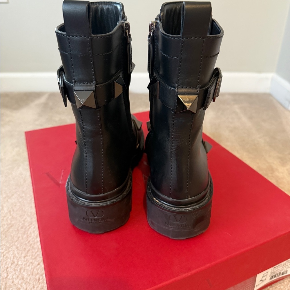 Valentino Garavani Black Leather Rockstud Lug Boots - Picture 5 of 7